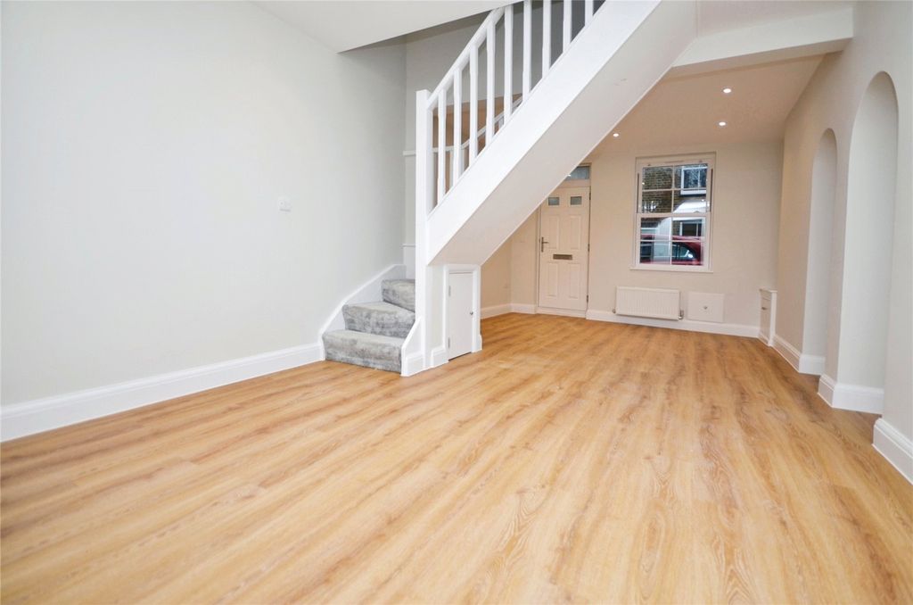 Property photo 2 of 8 Picture No. 06