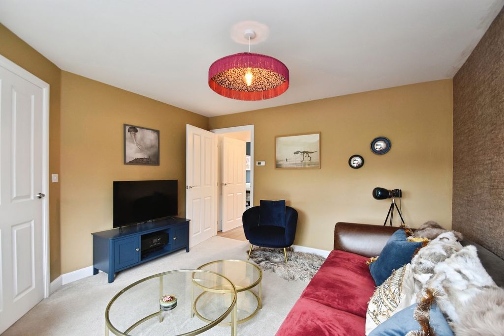 Property photo 3 of 23 Pbox-Img.Jpg