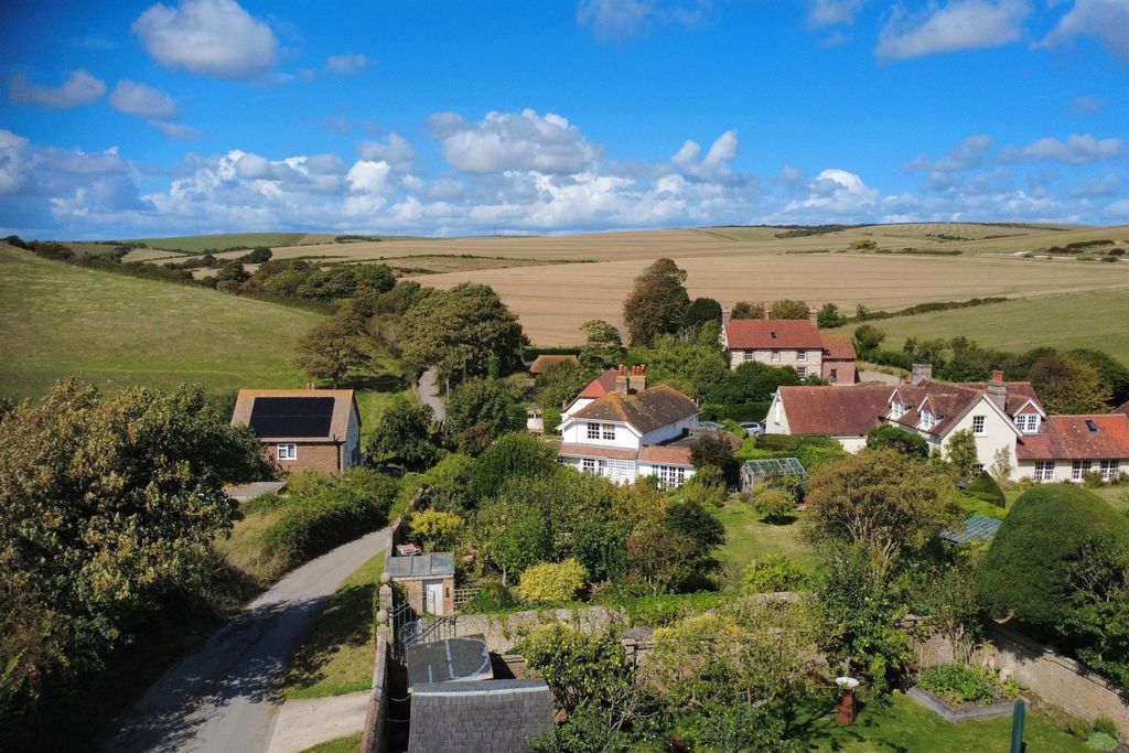 Property photo 3 of 23