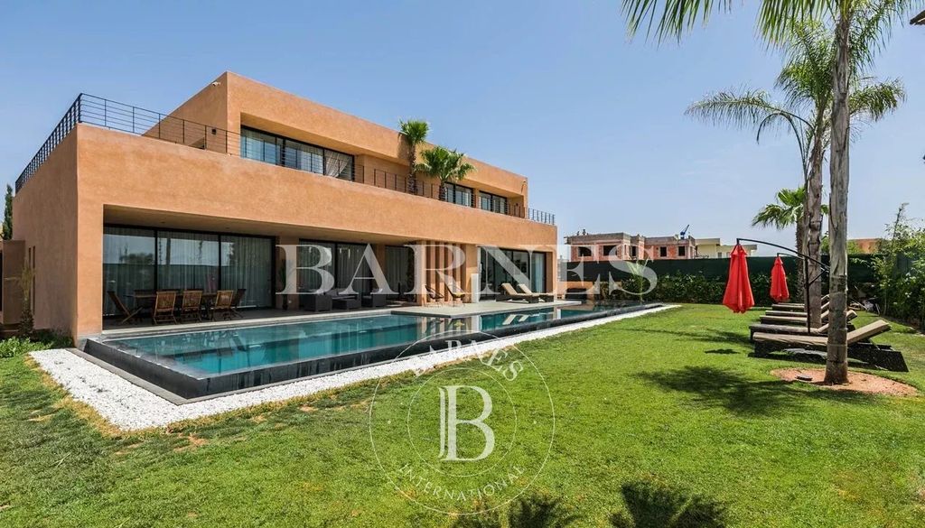 Property photo 1 of 23 Swimming Pool