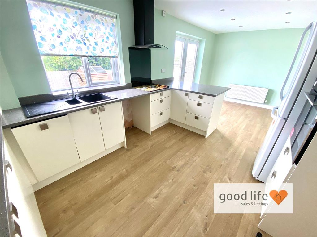 Property photo 2 of 22 20260715_125200990_Ios16 Twickenham Road.Jpg