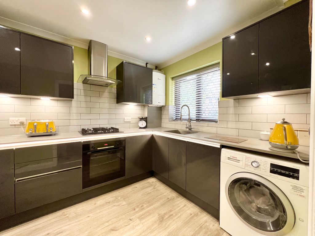 Property photo 2 of 10 Img_0190