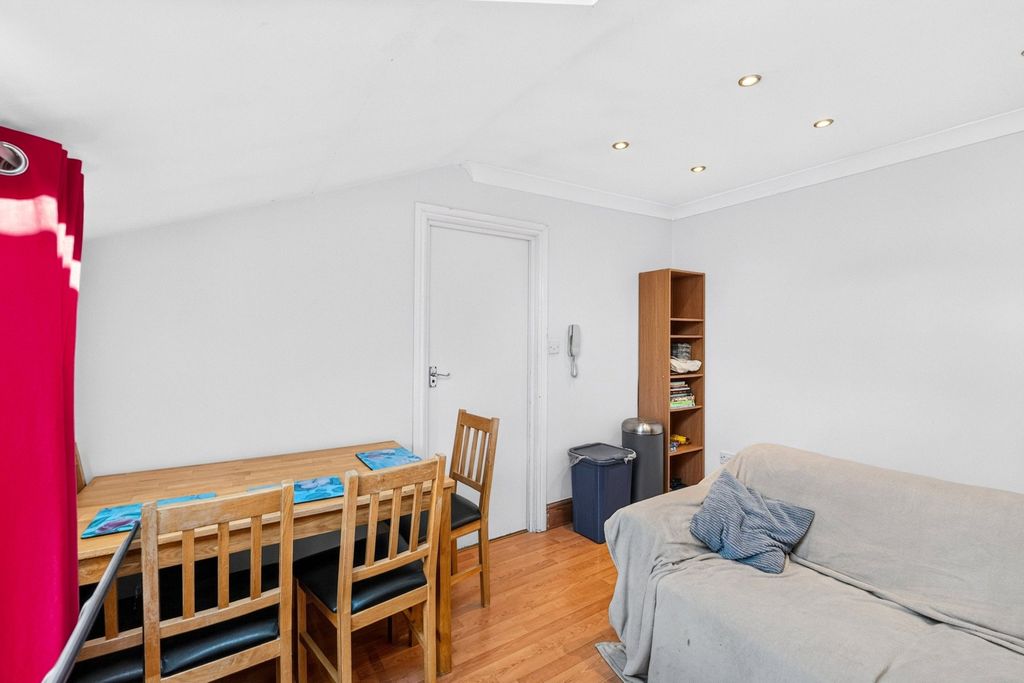 Property photo 2 of 10 Pbox-Img.Jpg