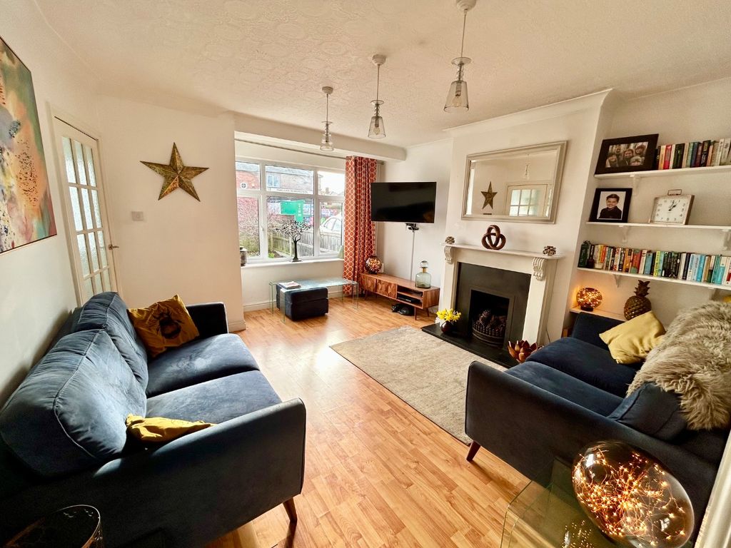 Property photo 2 of 27 4788395