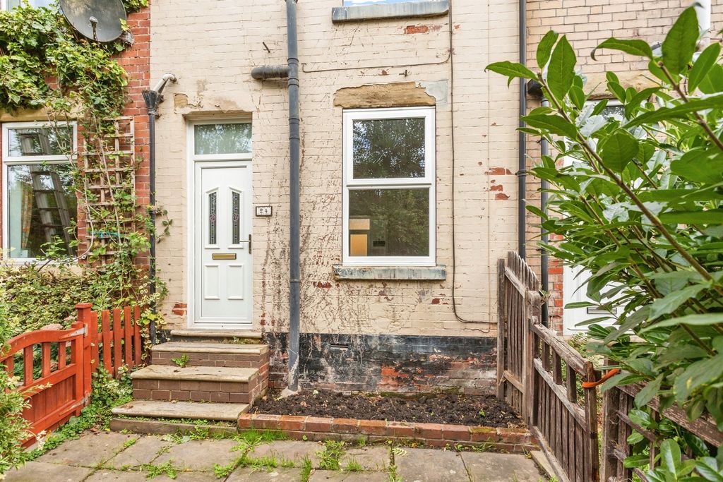 Property photo 2 of 17
