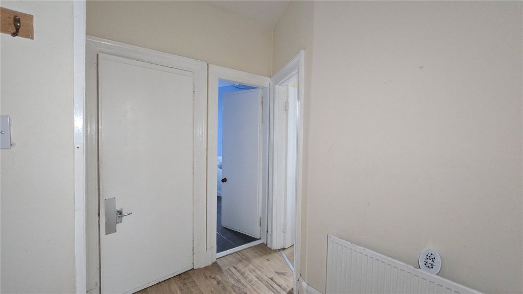 Property photo 3 of 9 Picture No. 06