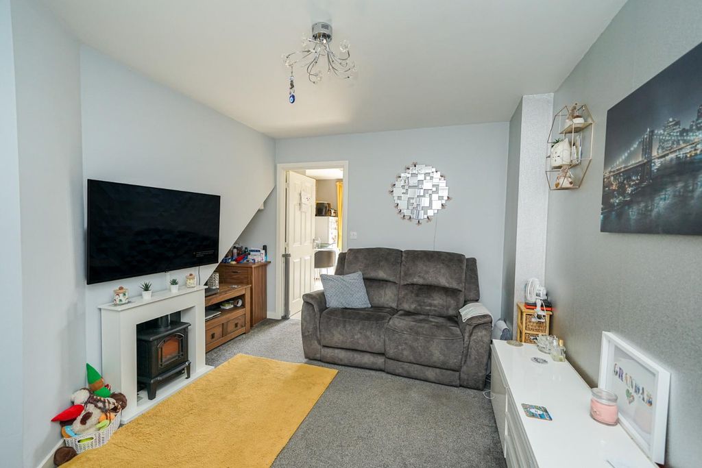 Property photo 2 of 15