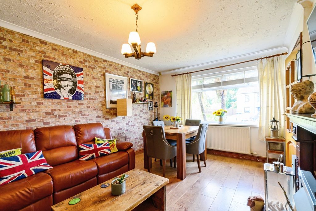 Property photo 2 of 24 Pbox-Img.Jpg