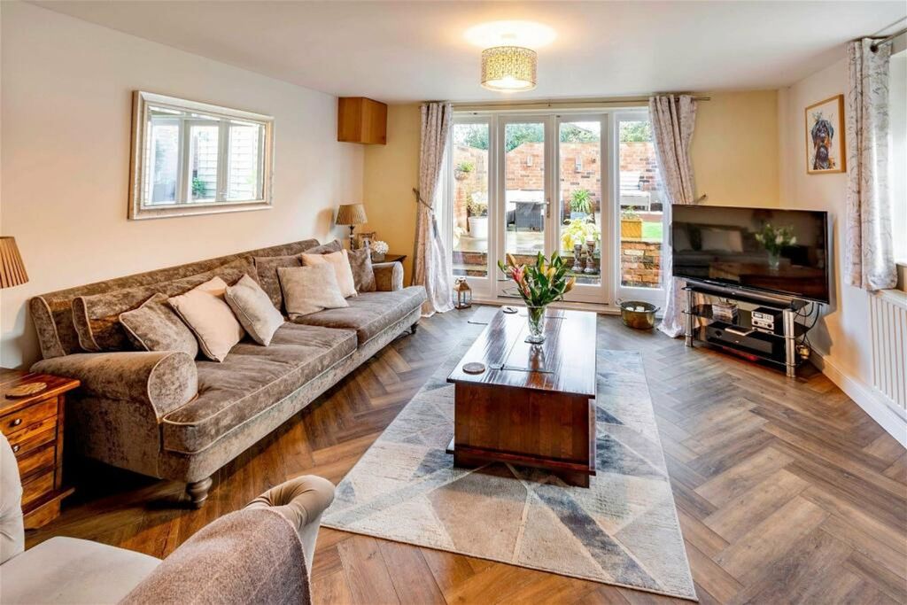 Property photo 2 of 10