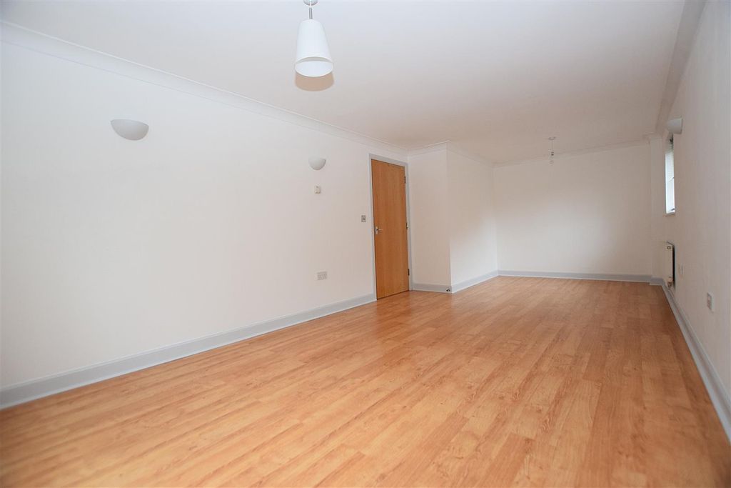 Property photo 2 of 10 Dsc_0070.Jpg