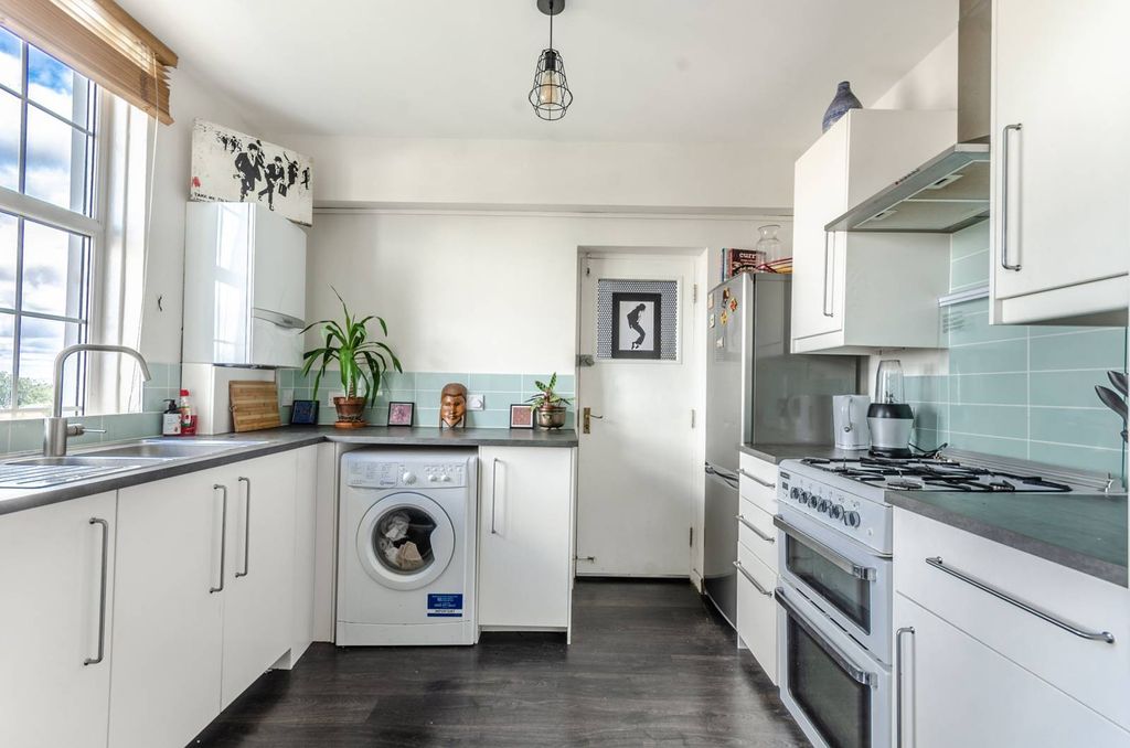 Property photo 3 of 8