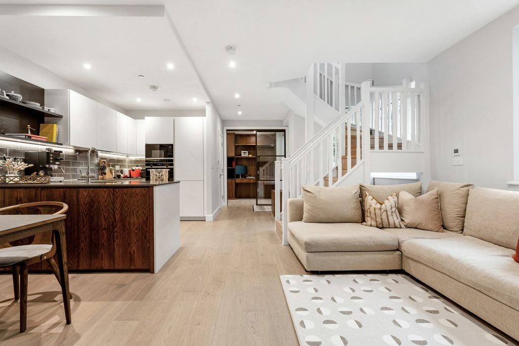 Property photo 1 of 19
