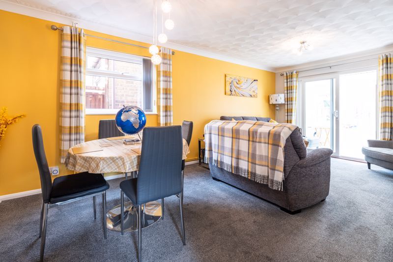 Property photo 3 of 16 Lounge/Diner