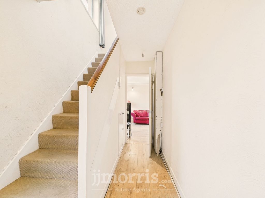 Property photo 2 of 12 Hall