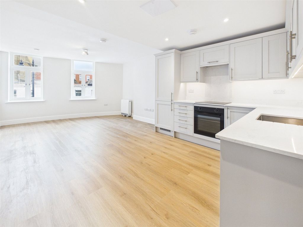 Property photo 1 of 9 Picture No. 05