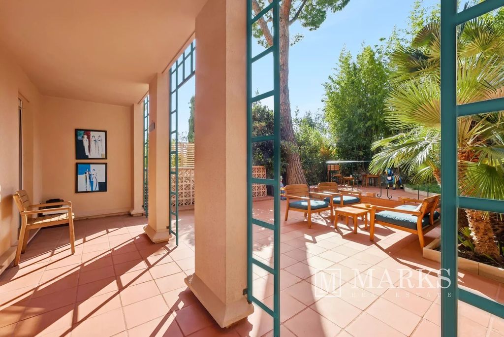 Property photo 1 of 16 Renovated One-Bedroom Apartment With Large South-Facing Terrace