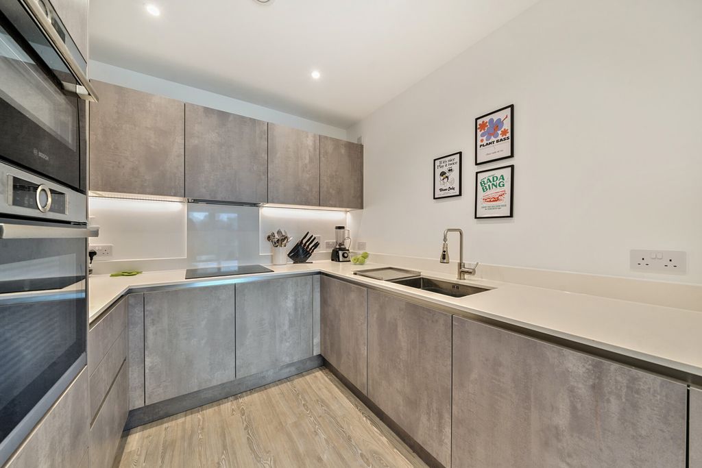 Property photo 3 of 15 Kitchen