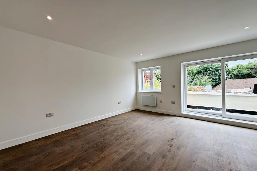 Property photo 1 of 3