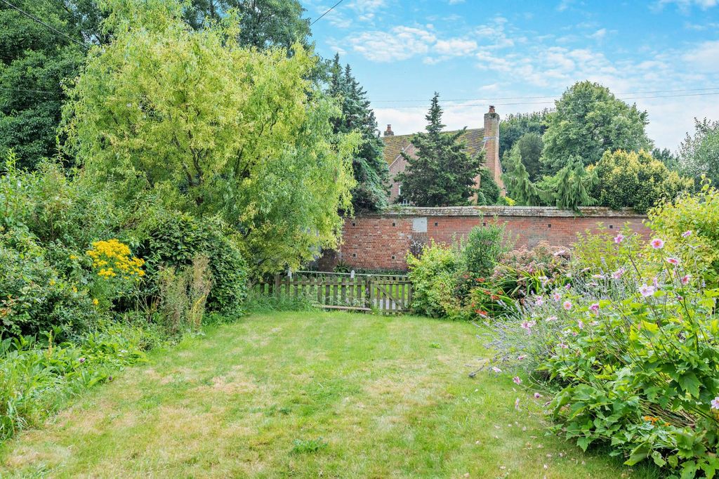 Property photo 3 of 9 Front Garden