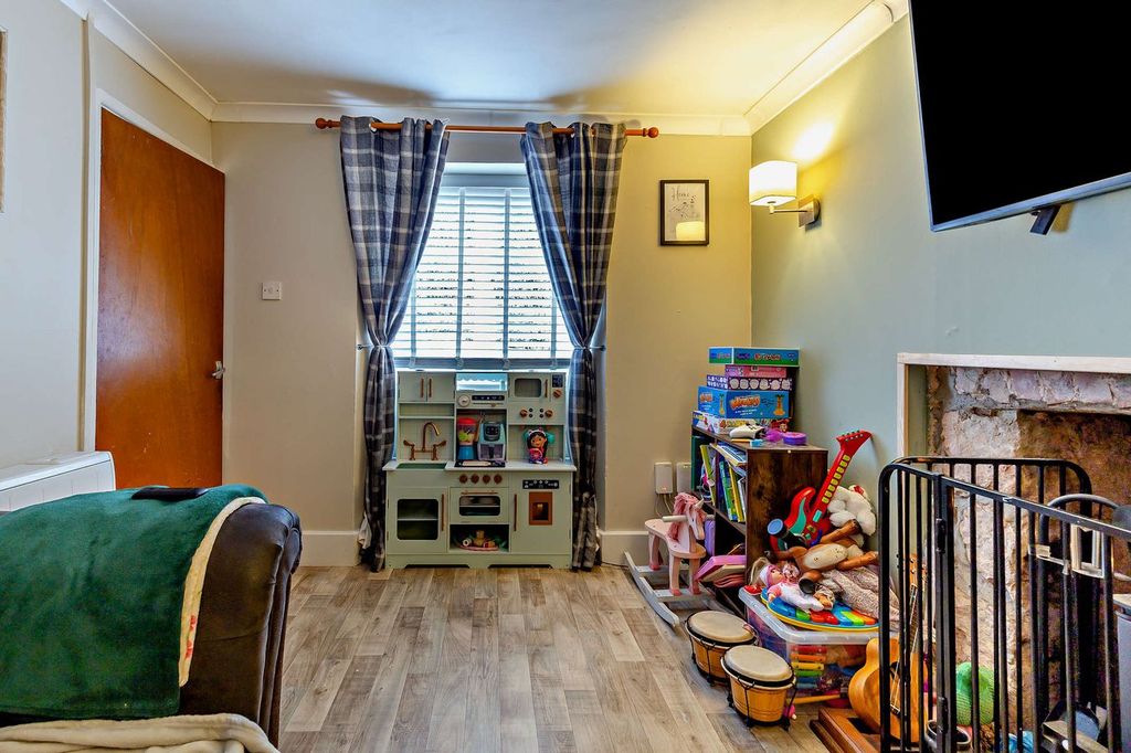 Property photo 3 of 22