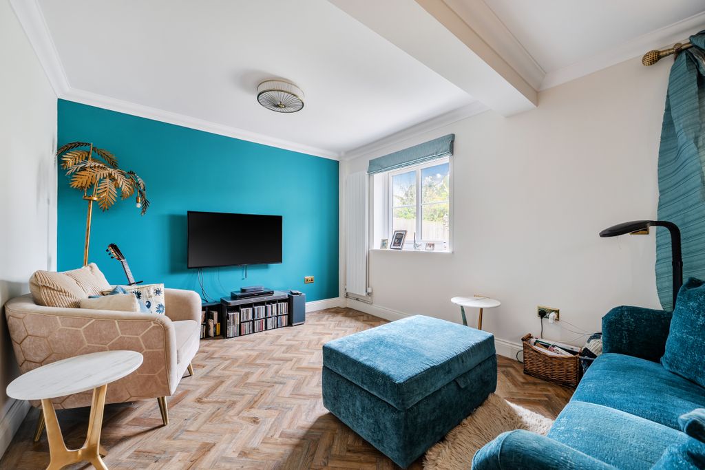 Property photo 3 of 10 Sitting Room