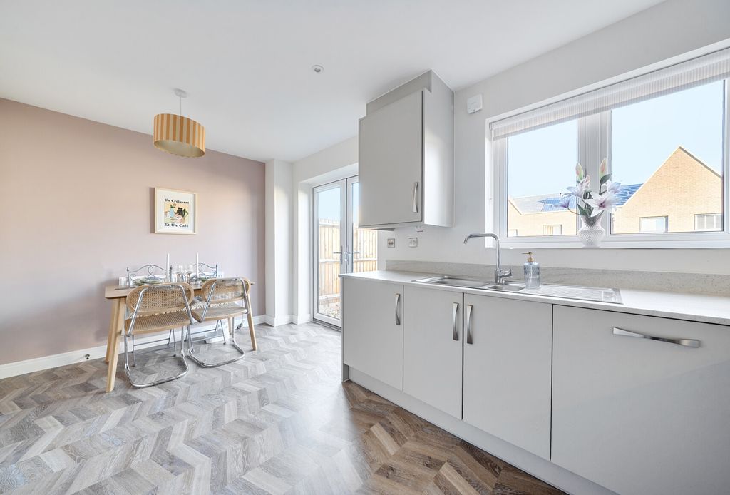 Property photo 3 of 19 1405226-10-6979E3...