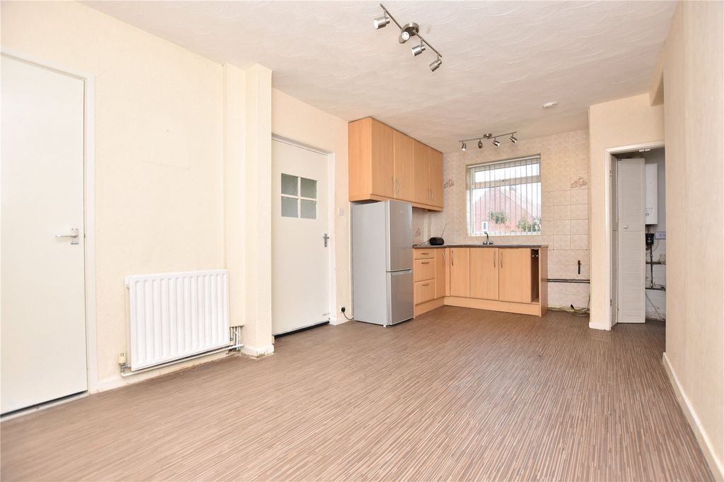 Property photo 2 of 16 Picture No. 10