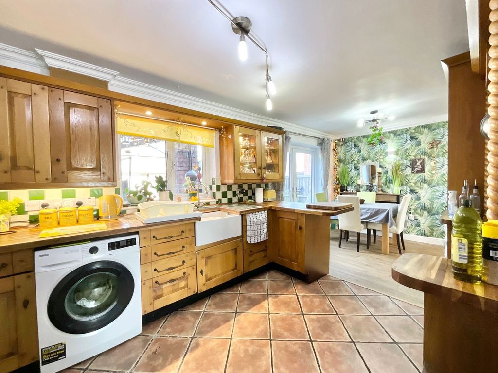 Property photo 3 of 37