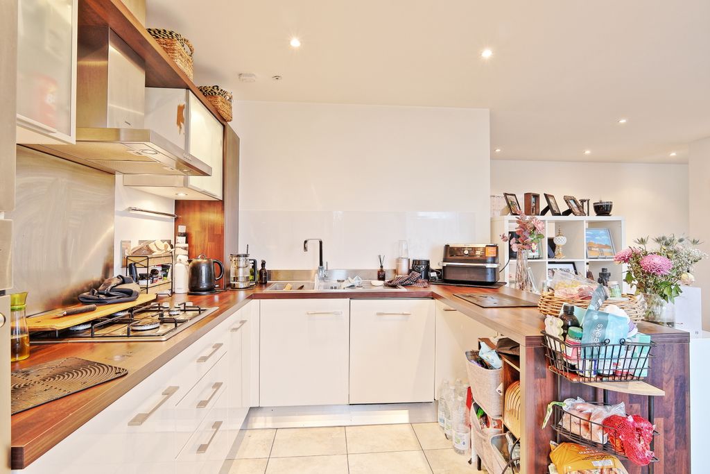 Property photo 3 of 25 2