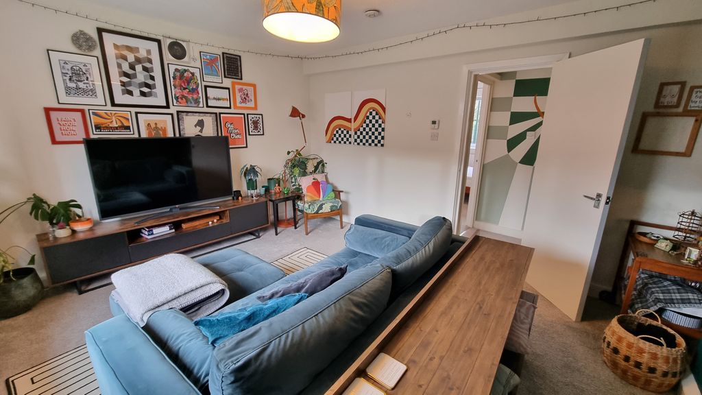 Property photo 3 of 12