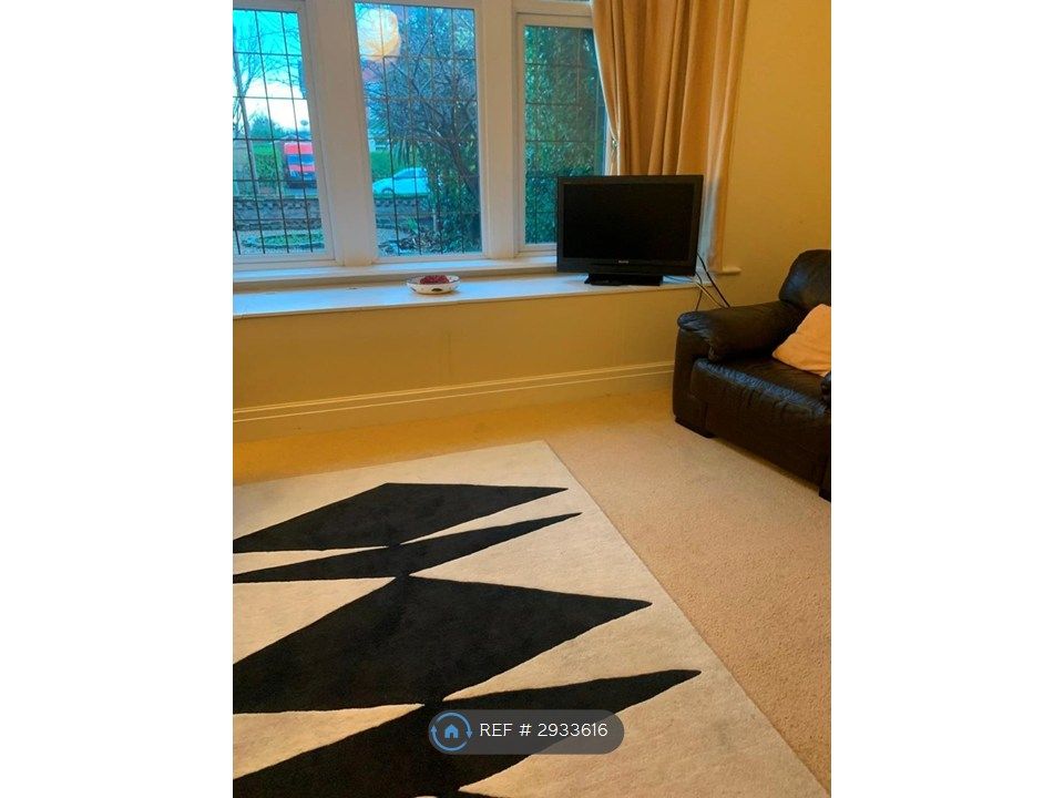 Property photo 3 of 12 Sitting Room
