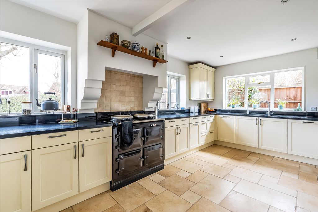 Property photo 3 of 23 Image