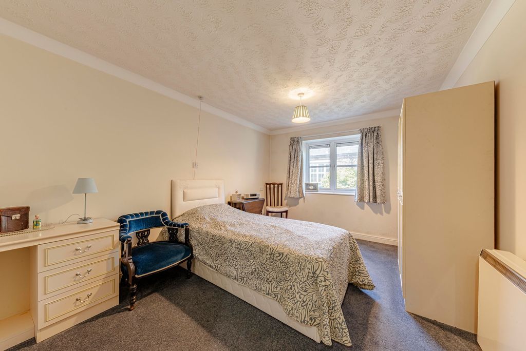 Property photo 3 of 17 Bedroom One (1)