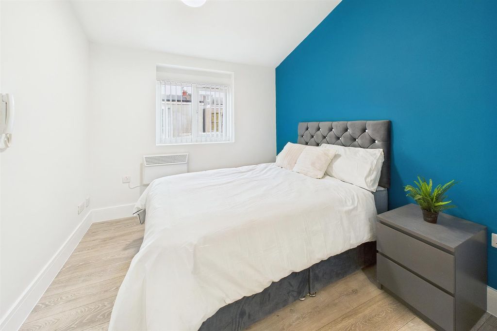 Property photo 1 of 5 Cam03736G0-Pr0214-Still005.Jpg