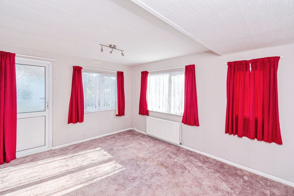 Property photo 2 of 19 Pbox-Img.Jpg