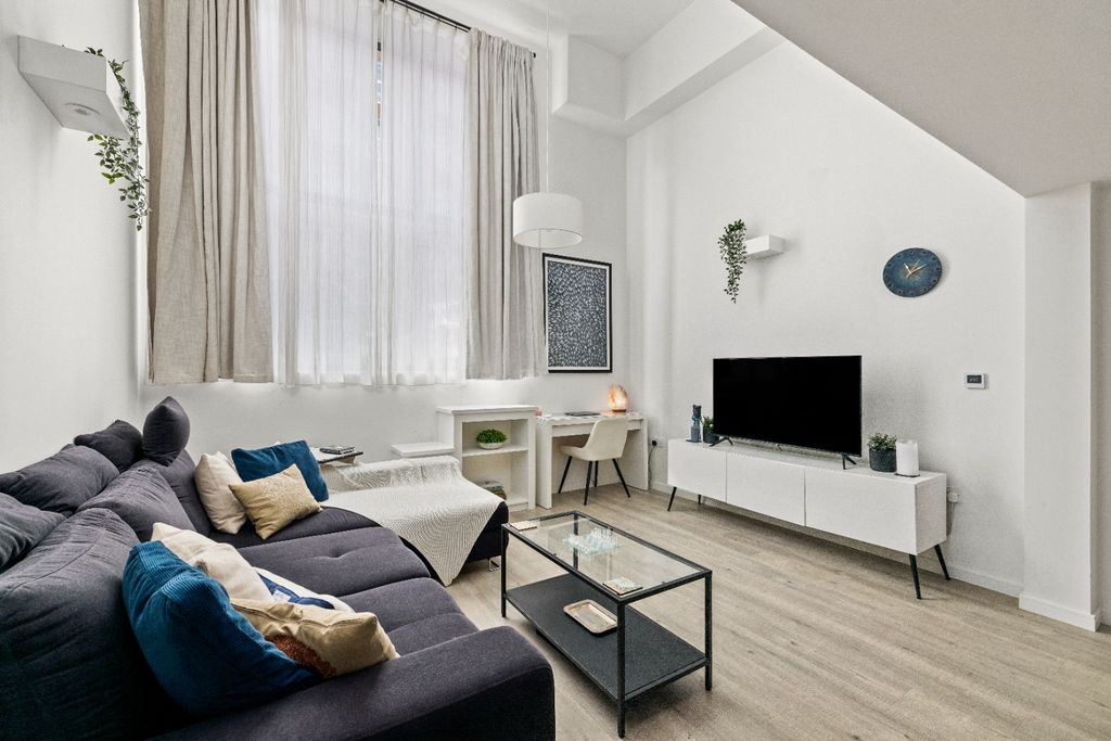 Property photo 3 of 10 2289876