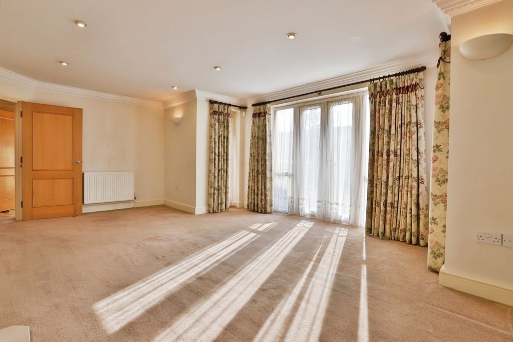 Property photo 3 of 14 Pbox-Img.Jpg