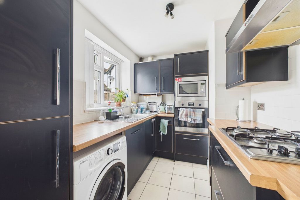 Property photo 2 of 9 Picture No. 17