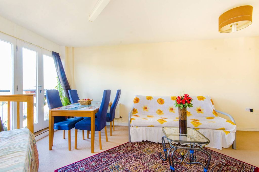 Property photo 2 of 6