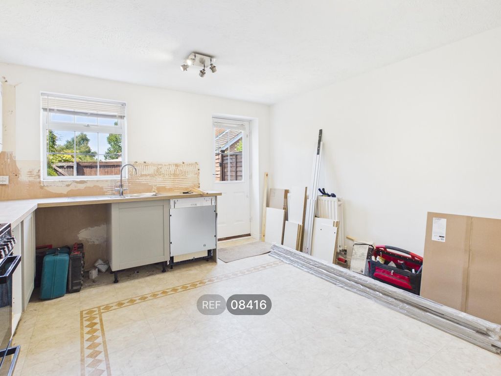 Property photo 3 of 40 Kitchen
