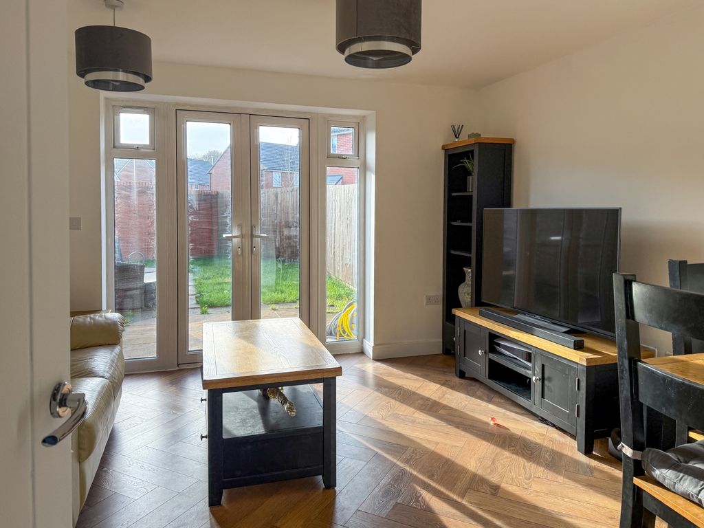 Property photo 2 of 16 Img_4553