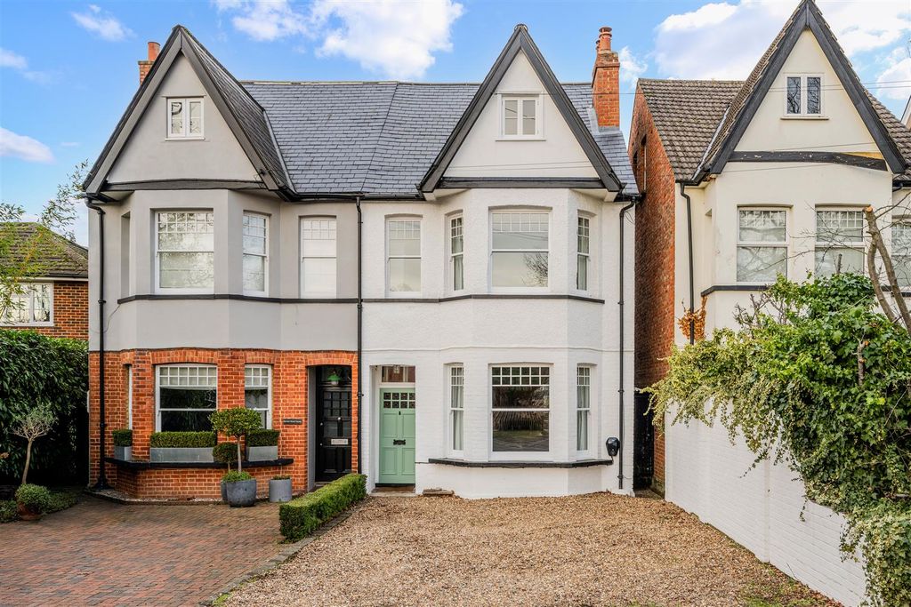 Property photo 1 of 25 Barnett Wood Lane