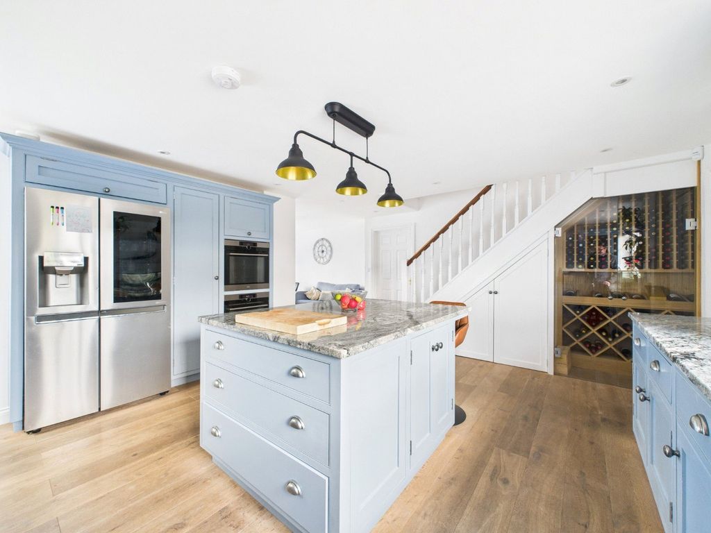 Property photo 2 of 23 Kitchen