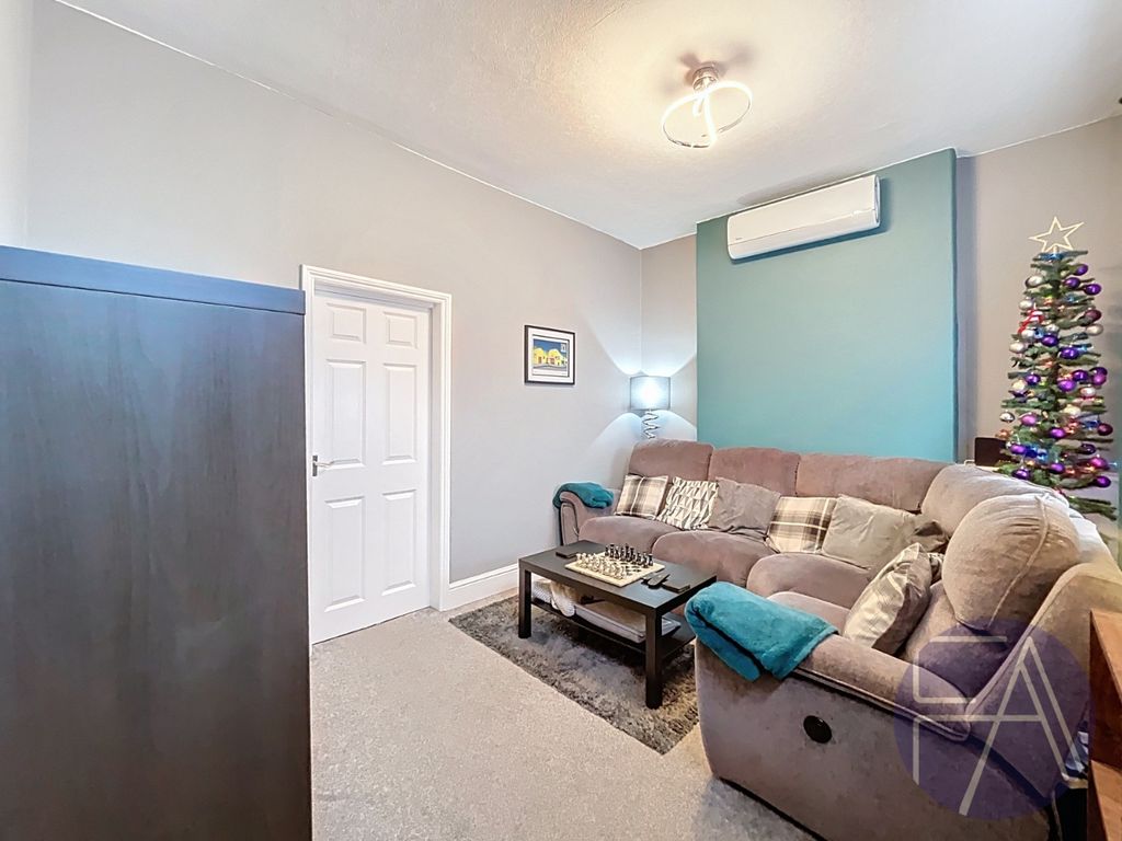 Property photo 3 of 19 4761675