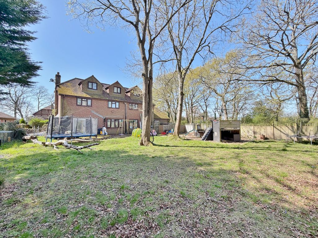 Property photo 2 of 34