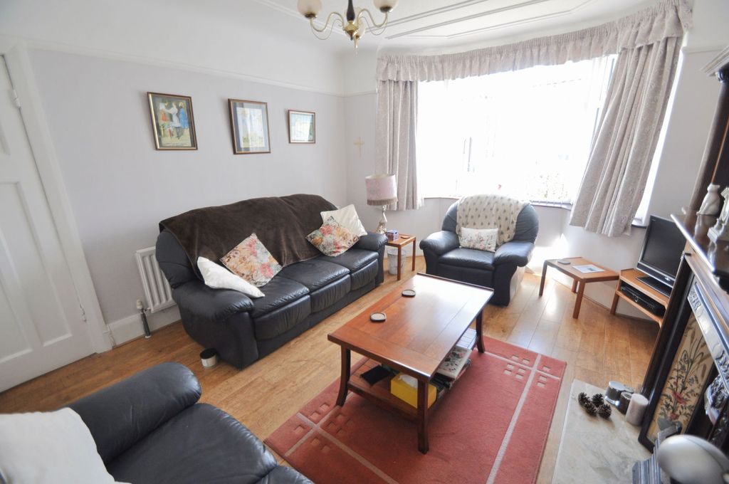 Property photo 3 of 31