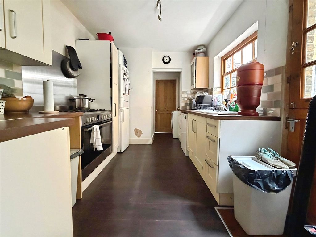 Property photo 3 of 9 Picture No. 27