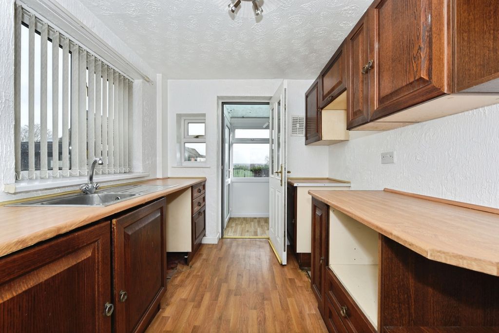 Property photo 3 of 17 Pbox-Img.Jpg