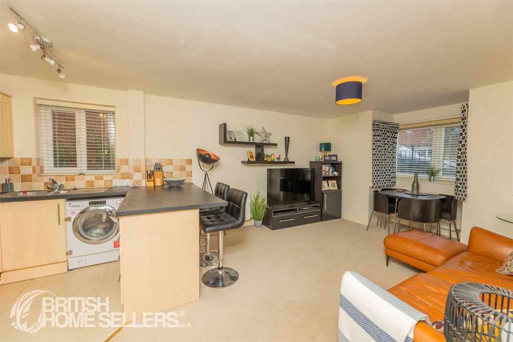 Property photo 2 of 15 Picture No. 20