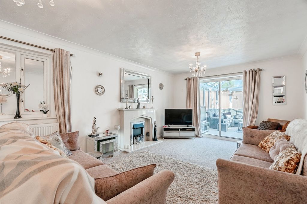 Property photo 2 of 19 Pbox-Img.Jpg